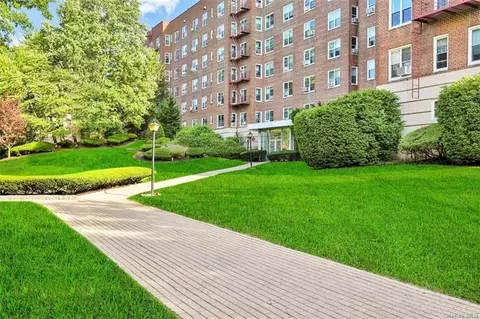 1304 Midland Ave #A28, Yonkers, NY 10704