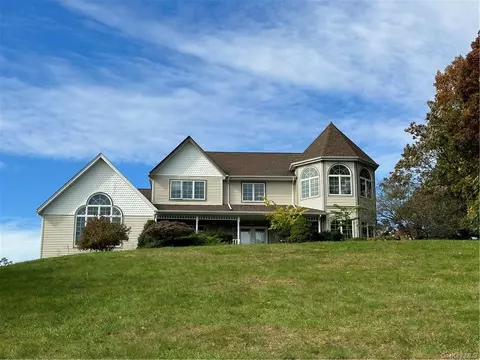 18 Collaberg Rd, Stony Point, NY 10980