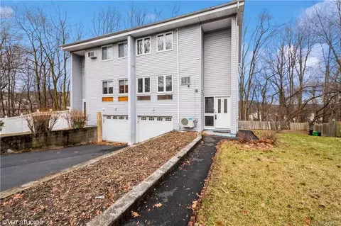 3 Carol Ct, Pomona, NY 10970