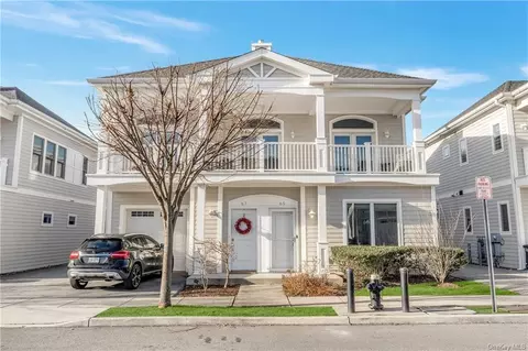 65 Island Pt, City Island, NY 10464