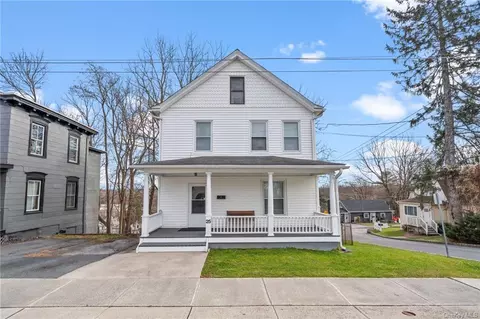 25 Ridge Ave, Walden, NY 12586