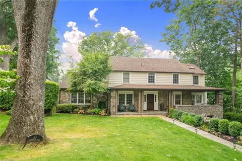 25 Greystone Rd, Larchmont, NY 10538