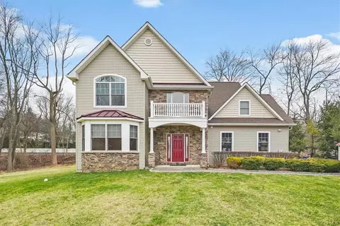 6 Heritage Pl, Orangetown, NY 10983