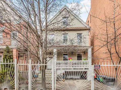 257 E 201st St, Bronx, NY 10458