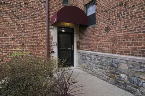 36 Westview Ave #1C, Eastchester, NY 10707