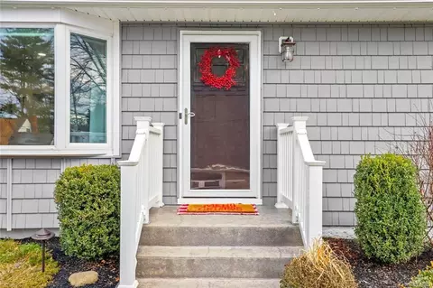 12 Marino Rd, Poughkeepsie, NY 12601