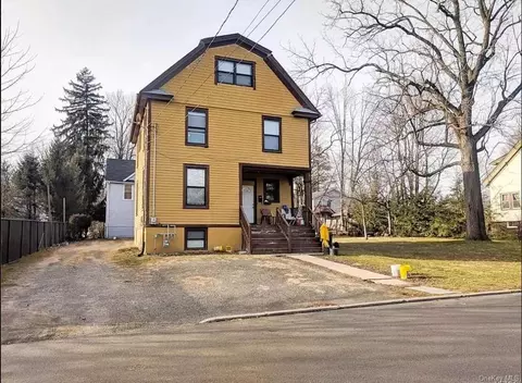 17 Jay St, Ramapo, NY 10977