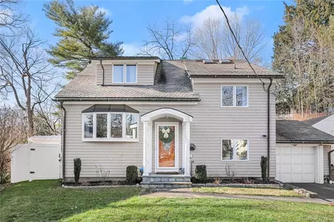 12 Collyer Dr, Ossining, NY 10562
