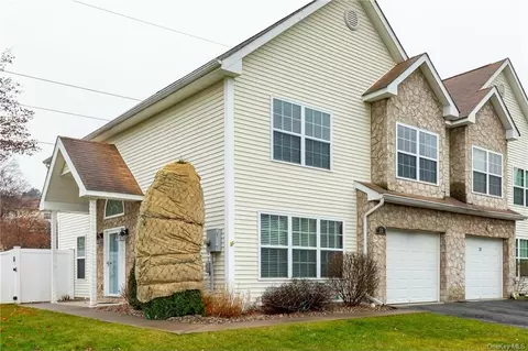 55 Cambridge Ct, Lloyd, NY 12528