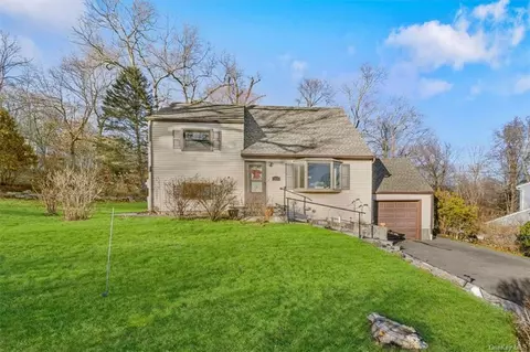 1404 Arch Dr, Yorktown, NY 10547
