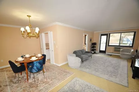100 E Hartsdale Ave #3PE, Greenburgh, NY 10530