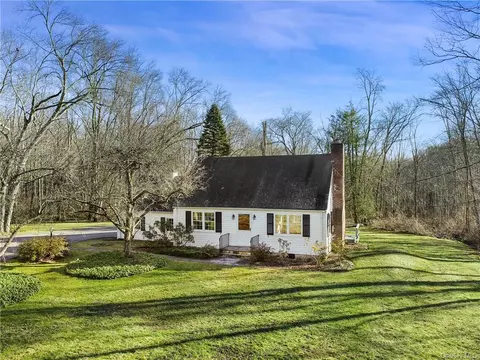 705 Old Post Rd, Bedford, NY 10506