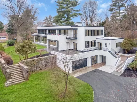 39 Penny Ln, Greenburgh, NY 10583