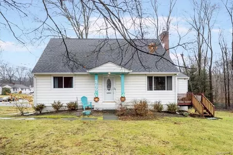 566 Vassar Rd, Poughkeepsie, NY 12603