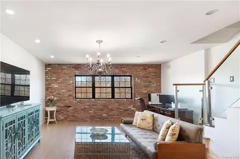 503 Hollywood Ave, Bronx, NY 10465
