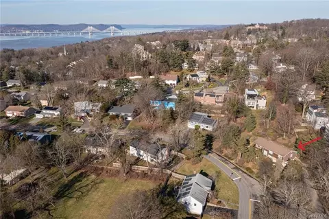 99 Sycamore Ln, Greenburgh, NY 10533
