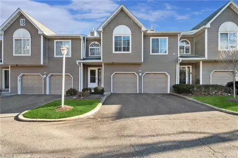 128 Eagle Ridge Way, Clarkstown, NY 10954