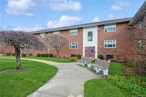 844 N Broadway #2D, Yonkers, NY 10701