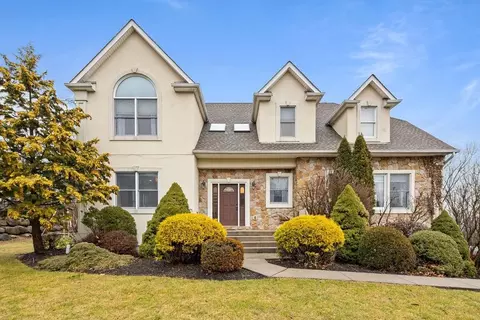 105 Overlook Rd, Pomona, NY 10970