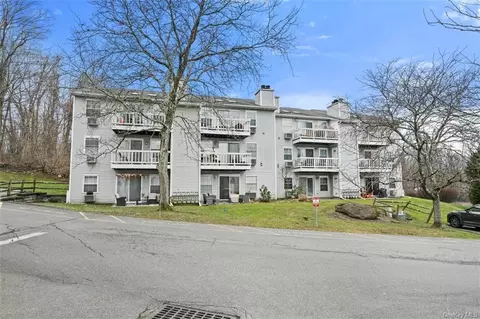 8 Lexington Hl #7, Monroe, NY 10926