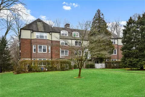 11 Sentry Pl #1B, Greenburgh, NY 10583