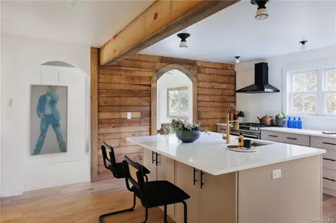 20 3rd Ave, Tusten, NY 12764