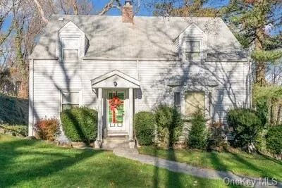 25 Joan Ave, Greenburgh, NY 10607