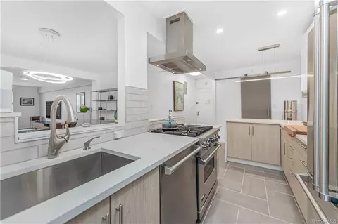 5601 Riverdale Ave #2B, Bronx, NY 10471