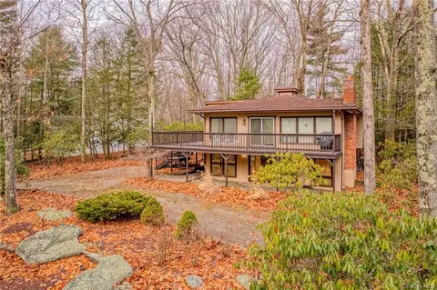 52 Scarborough Cir, Thompson, NY 12775