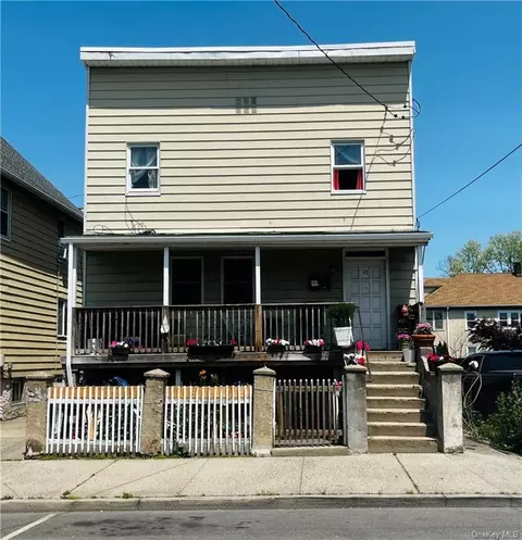 49 Elm St, Mount Pleasant, NY 10591
