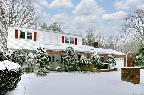 1 Jodi Ln, Clarkstown, NY 10956
