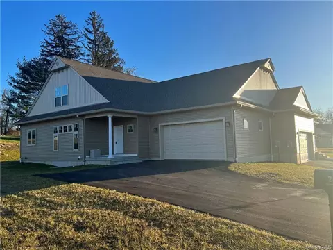 25 Ottaway Ln #17, Hamptonburgh, NY 10916