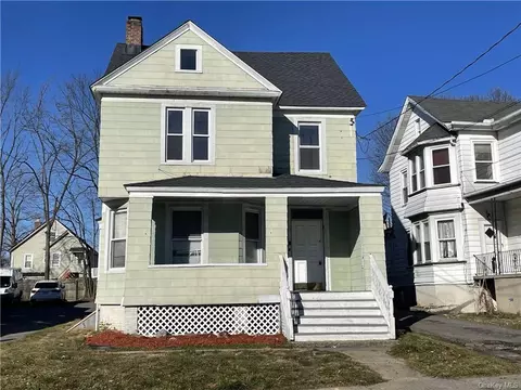 16 Broad St, Middletown, NY 10940