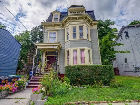 287 Grand St, Newburgh, NY 12550
