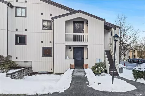 32 Overlook Cmns, Yorktown, NY 10598