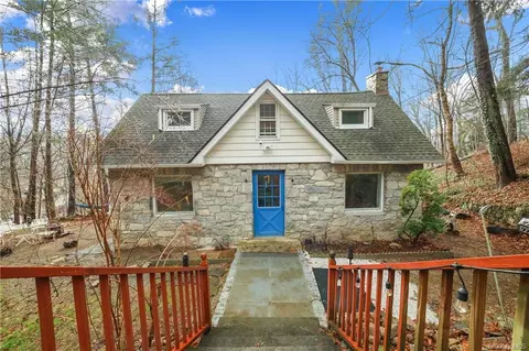 2 Anton Pl, Cortlandt, NY 10537