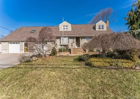 1448 4th St, West Babylon, NY 11704