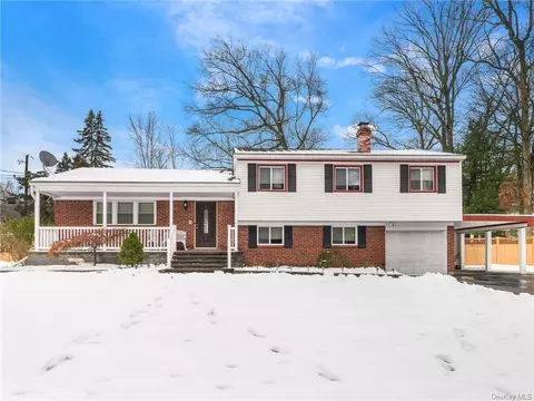 1 Green Oval, Clarkstown, NY 10954
