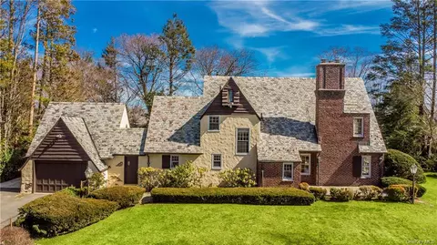 34 Oxford Rd, White Plains, NY 10605
