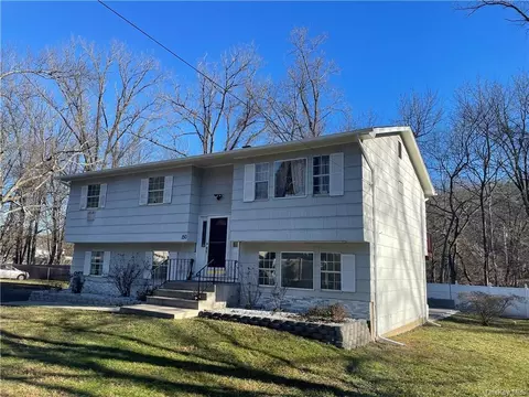 150 Moison Rd N, Orangetown, NY 10913