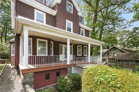 21 Rockland Ave, Yonkers, NY 10705