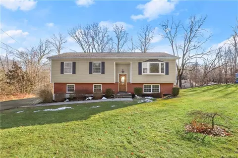 5 Harbor Hill Rd, Wappinger, NY 12590