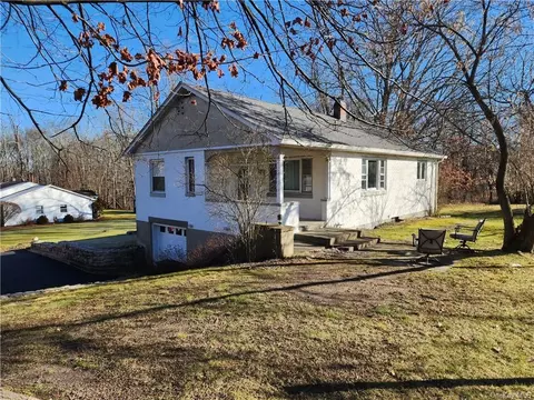 6 Hardenburgh Rd, Crawford, NY 12566
