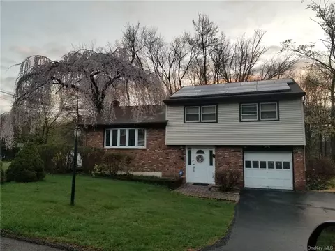 3 Dorothy Dr, Ramapo, NY 10977