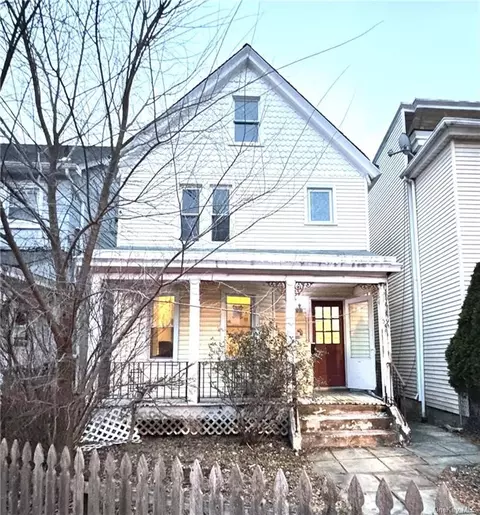 39 Kendall Ave, Mount Pleasant, NY 10591