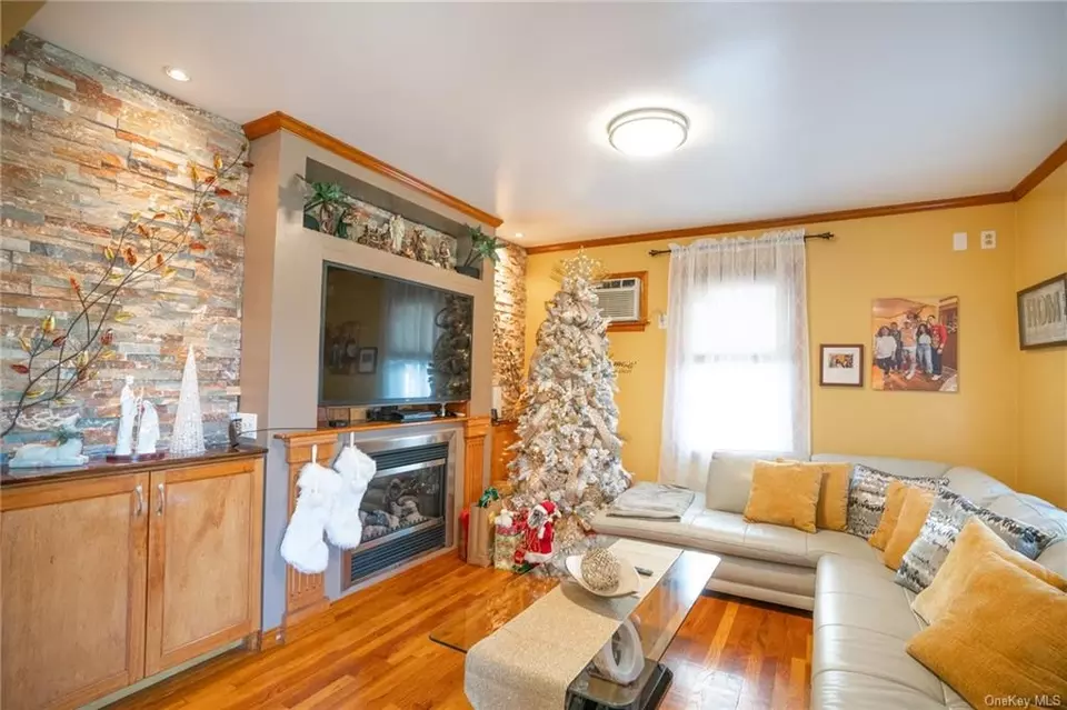 121 Maple Pl, Yonkers, NY 10704 21 Photos Movoto