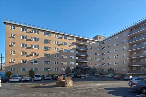 480 Halstead Ave #6H, Harrison, NY 10528