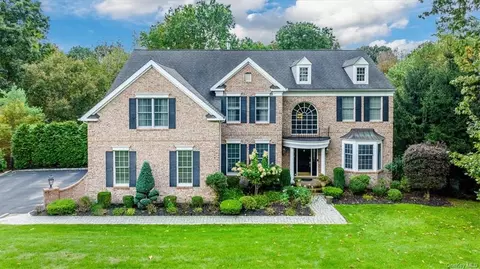 9 Revere Ct, Somers, NY 10589