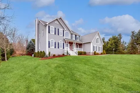 32 Logans Way, East Fishkill, NY 12533