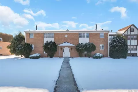 41 Weathervane Dr #11, Washingtonville, NY 10992